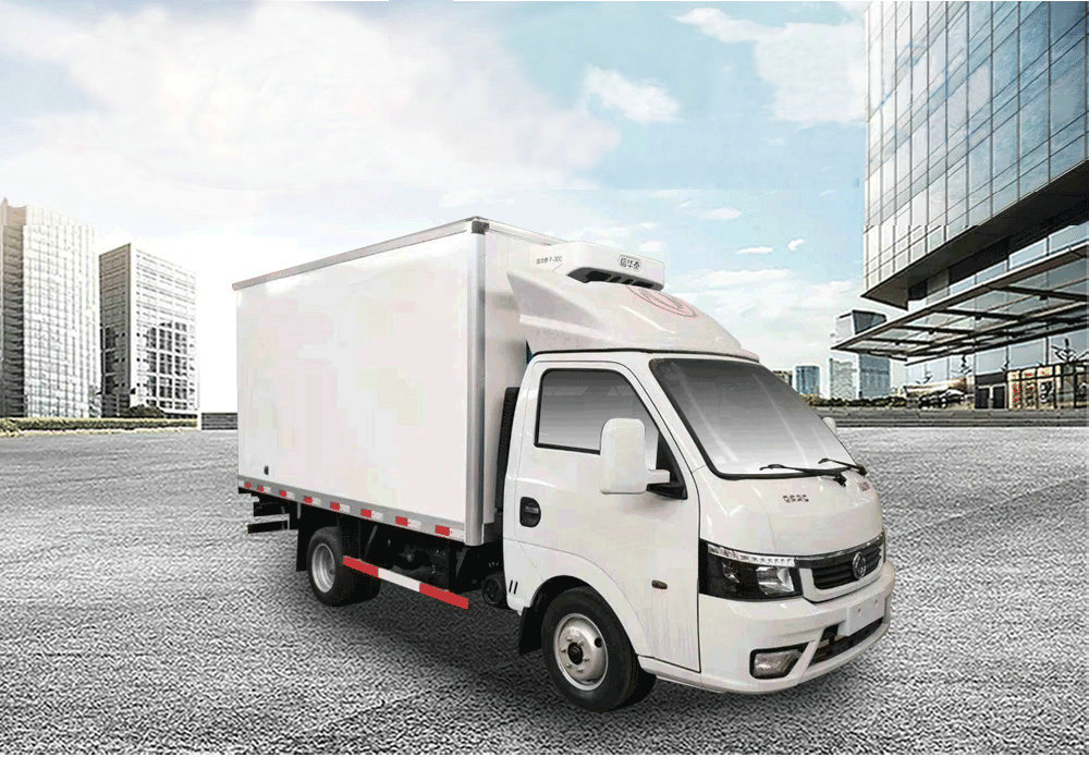 國(guó)六柴油東風(fēng)逸途冷藏車_02