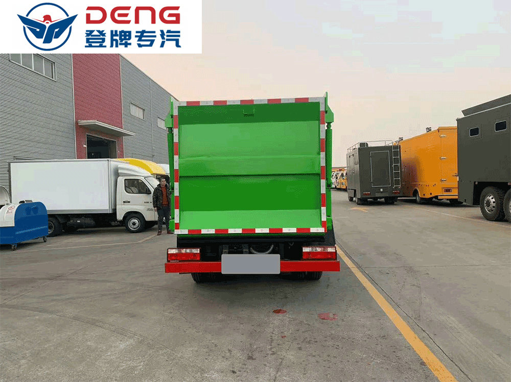 國六多利卡藍牌側(cè)裝壓縮垃圾車_11