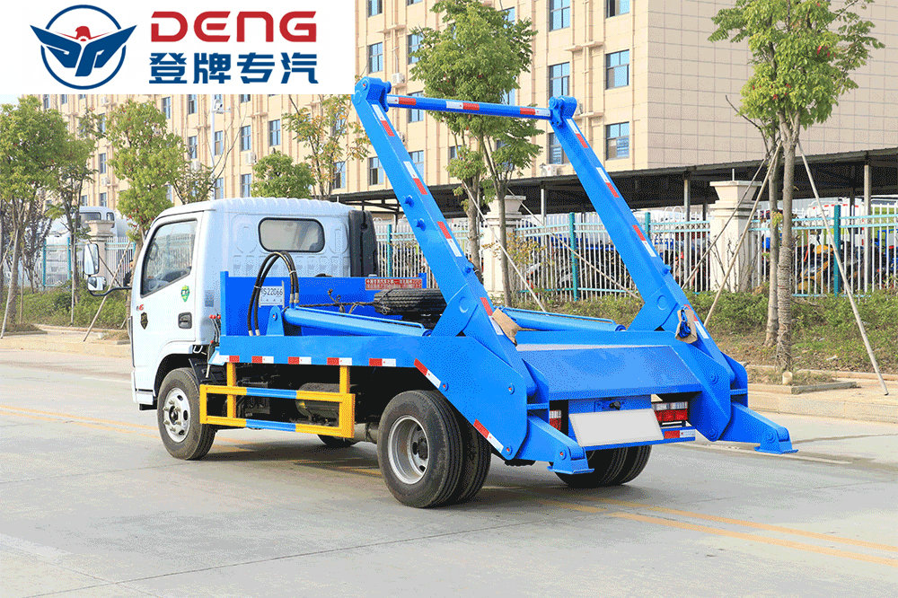 國(guó)六東風(fēng)小多利卡擺臂垃圾車_12